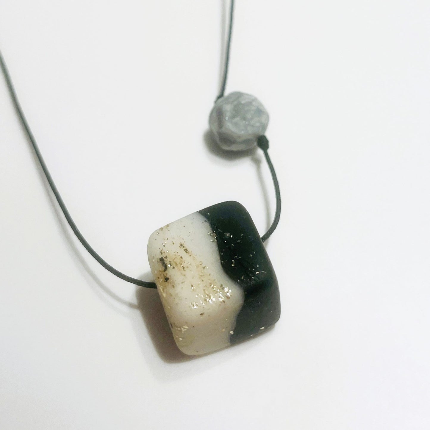Glini Black & White Necklace