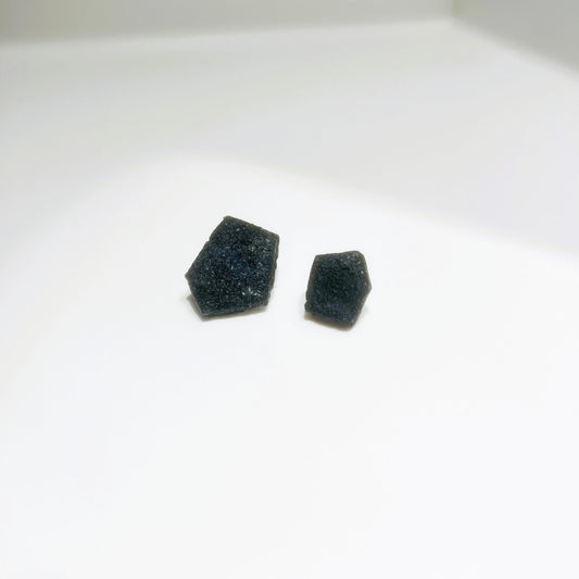 Salis Black Earrings