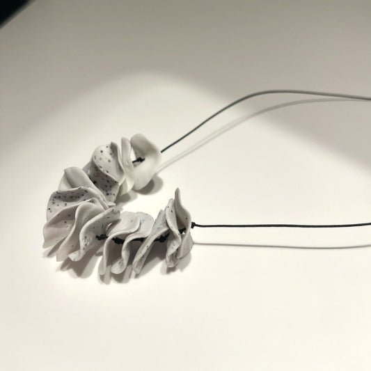 Lepsiron White Necklace